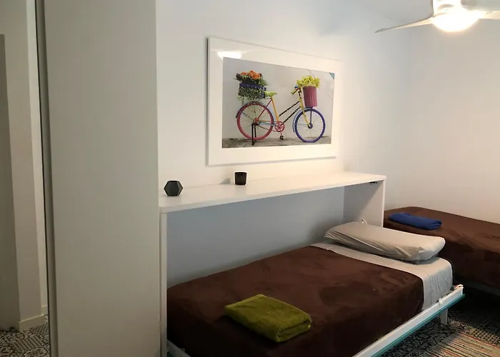 Cerca De La Playa Y Ciudad De Ciencias דירה